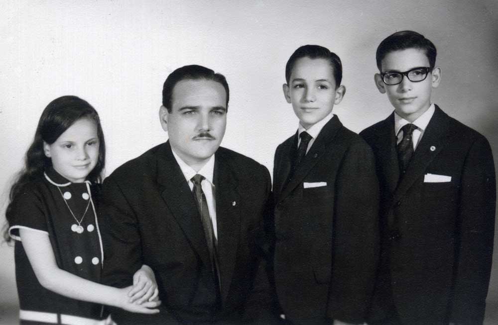 18 - Juan, papa, Paco y Loli